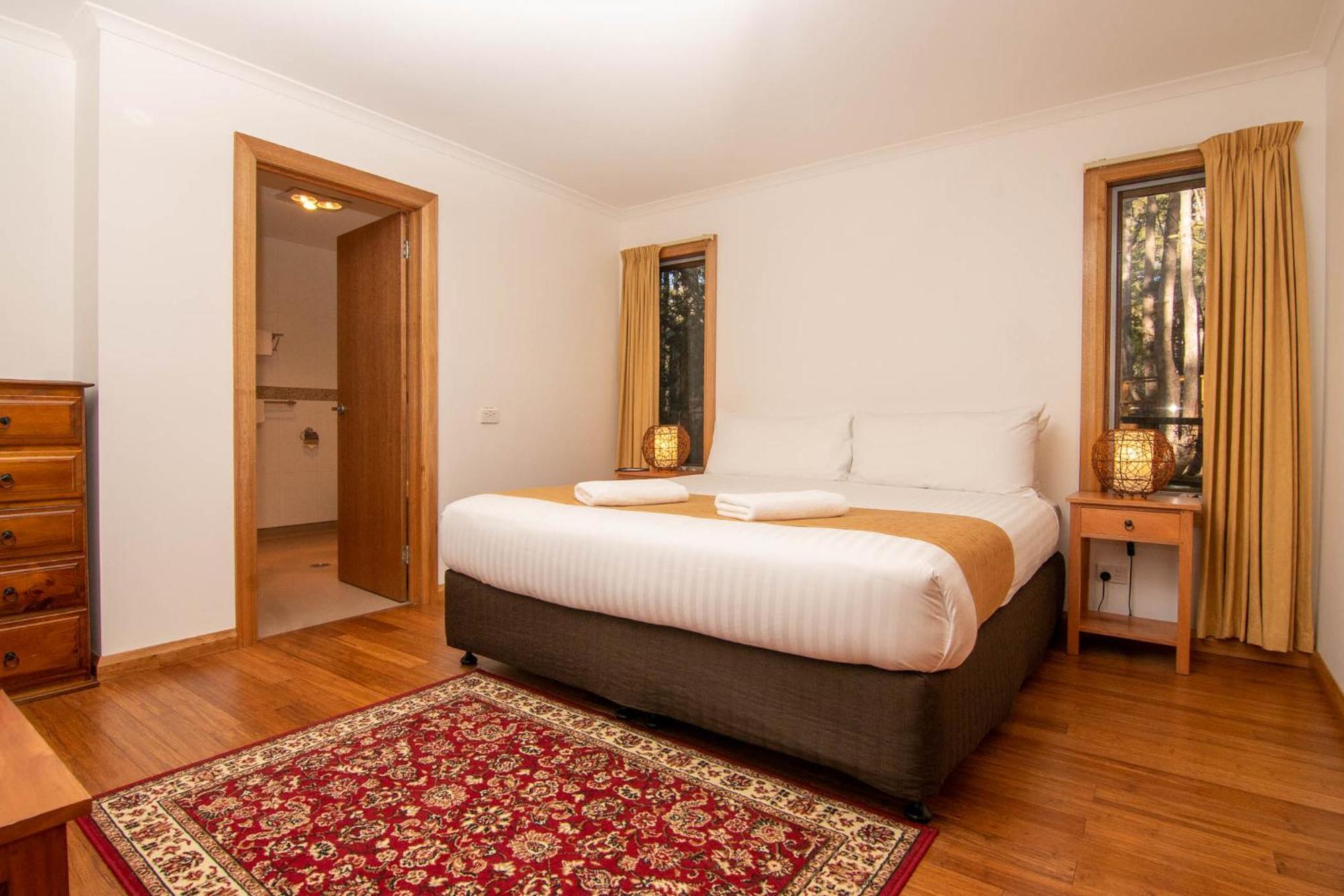 Lake St Clair Lodge Room photo
